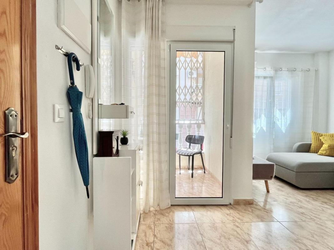 Venta de piso en Piso en Antonio Machado, Torrevieja, Torrevieja
photo 3