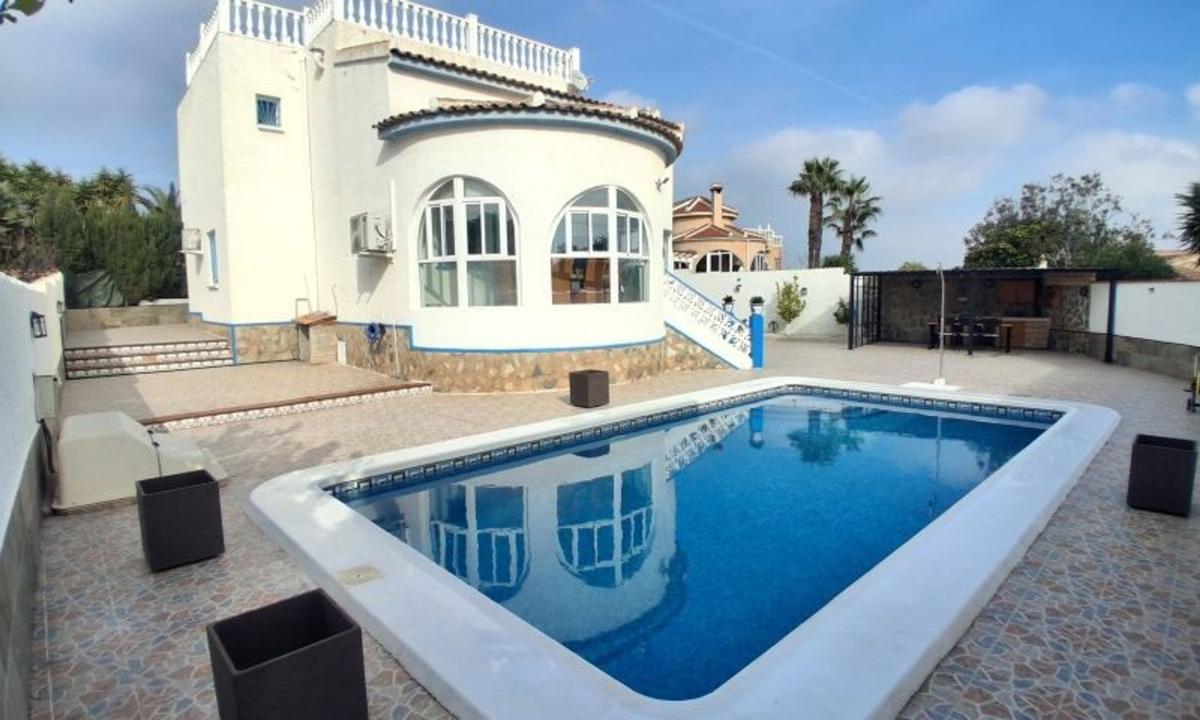 Sale of independent chalet in Casa o chalet en Centro, Rojales, Rojales
photo 4