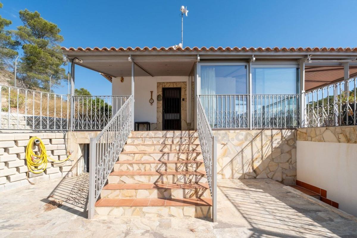 Properties for sale and rent in Spain photo 2