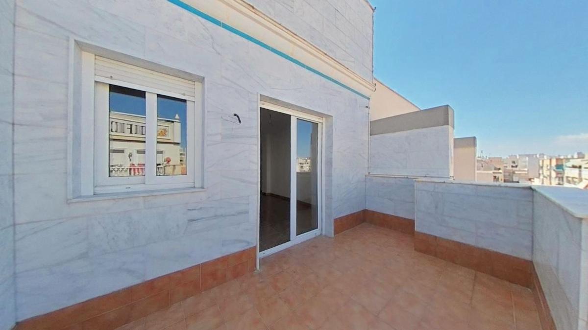 Venta de piso en Piso en Centro - Muelle Pesquero, Torrevieja, Torrevieja
photo 3