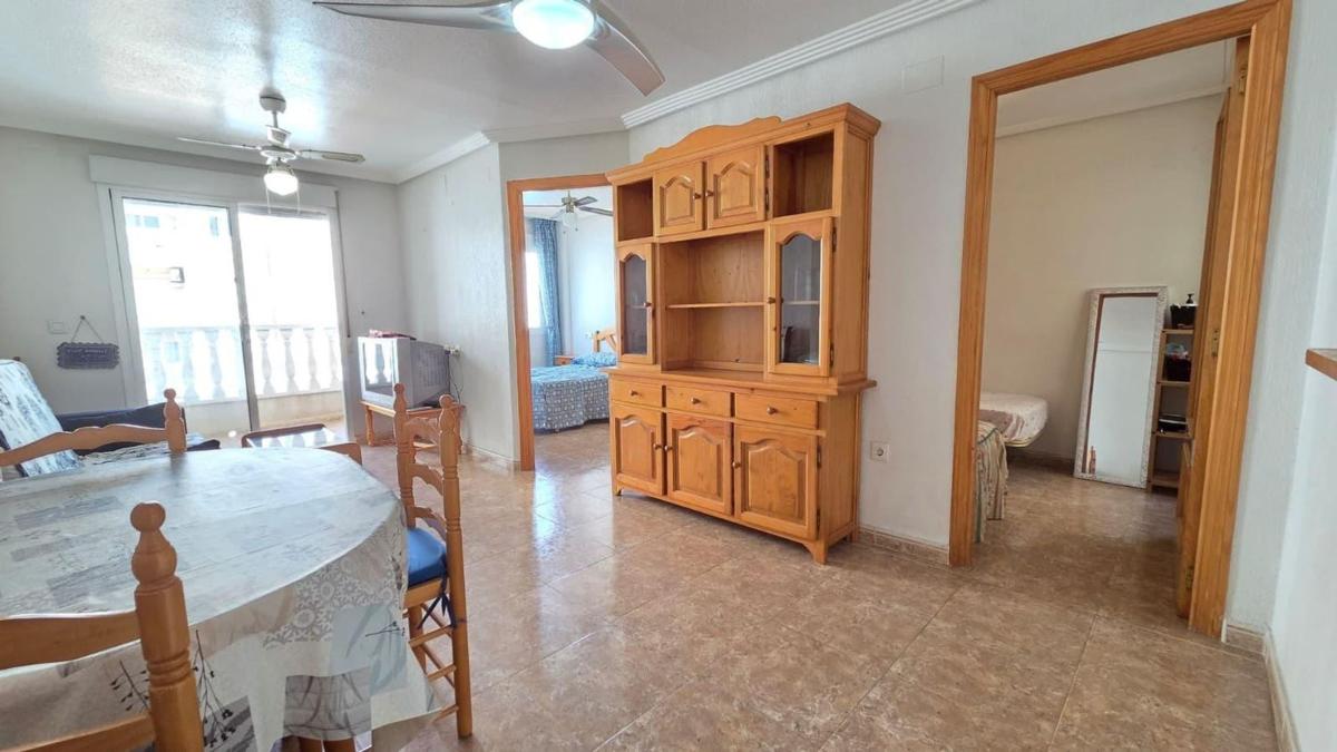 Sprzedaż mieszkania w Piso en Calle Zoa, 73, Antonio Machado, Torrevieja, Torrevieja
 photo 2
