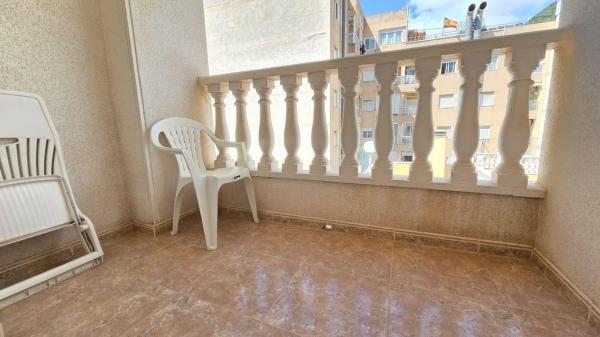 Sprzedaż mieszkania w Piso en Calle Zoa, 73, Antonio Machado, Torrevieja, Torrevieja
 photo 3