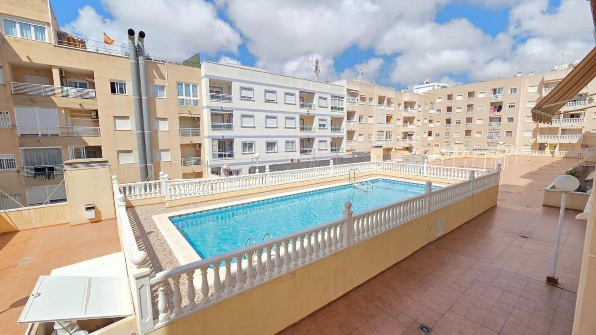 Sprzedaż mieszkania w Piso en Calle Zoa, 73, Antonio Machado, Torrevieja, Torrevieja
 photo 4