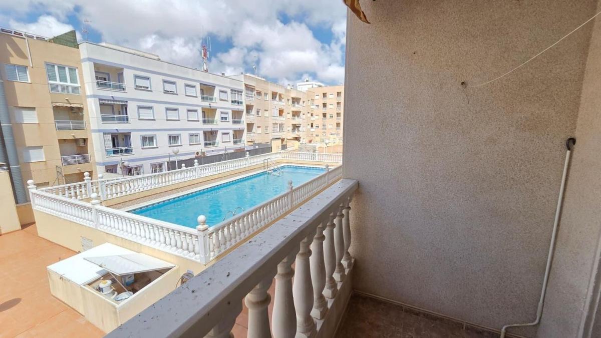 Sprzedaż mieszkania w Piso en Calle Zoa, 73, Antonio Machado, Torrevieja, Torrevieja
 photo 5