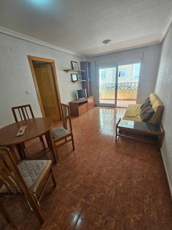 Sprzedaż mieszkania w Piso en Calle San Pascual, Puerto Deportivo, Torrevieja, Torrevieja
photo 1