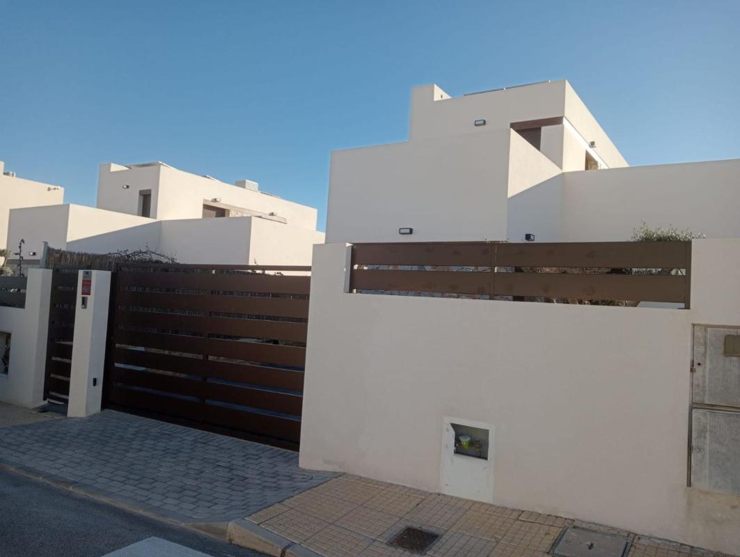 Properties for sale and rent in Spain photo 5