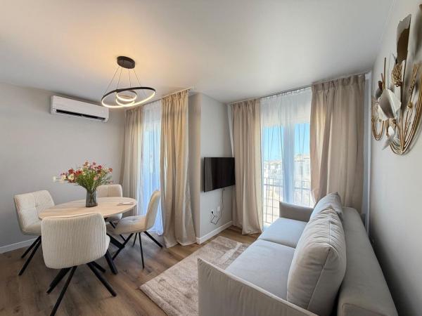 Продажа квартиры на Piso en Calle los Rosales, 13, Blue Lagoon - Galán, San Miguel de Salinas, Сан-Мигель-де-Салинас
 photo 1