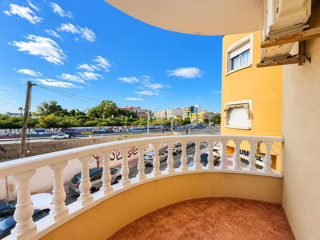 Sprzedaż mieszkania w Piso en Puerto Deportivo, Torrevieja, Torrevieja
photo 1