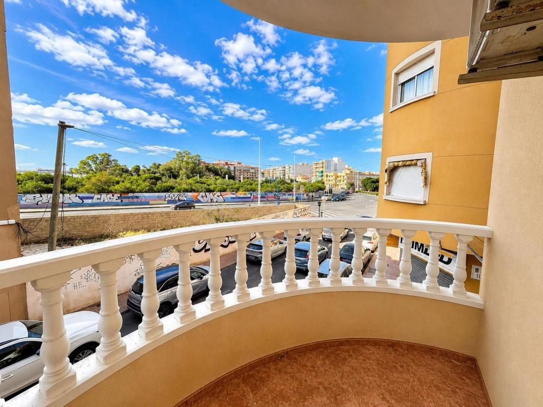 Sprzedaż mieszkania w Piso en Puerto Deportivo, Torrevieja, Torrevieja
photo 3