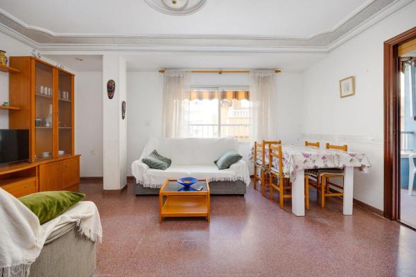 Venta de piso en Piso en Calle Alta, Gaspar Perrelló, Torrevieja, Torrevieja
 photo 1