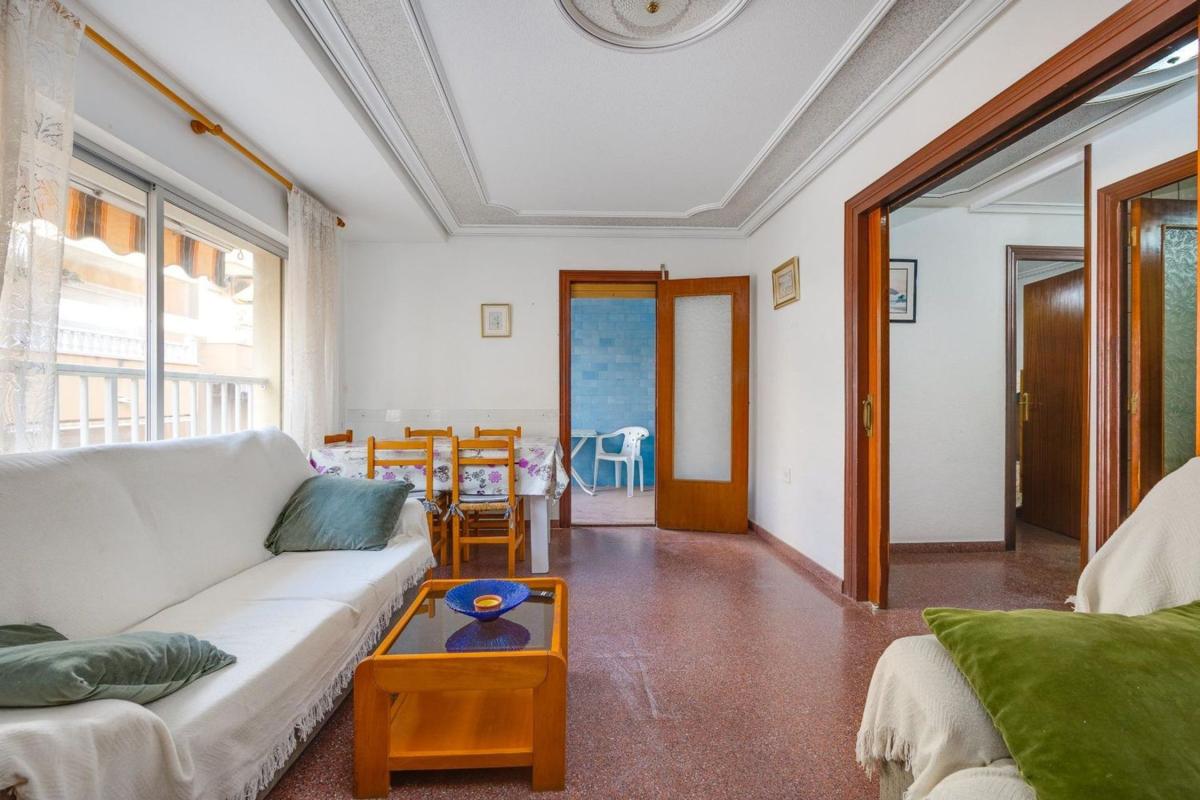 Venta de piso en Piso en Calle Alta, Gaspar Perrelló, Torrevieja, Torrevieja
 photo 3