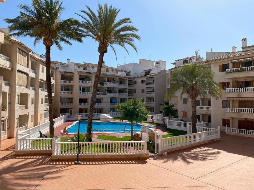 Venta de piso en Piso en Calle Islandia, Playa de los Locos, Torrevieja, Torrevieja
photo 1