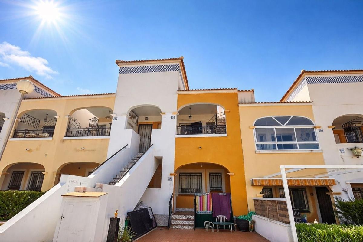 Venta de piso en Piso en Los Balcones - Los Altos del Edén, Torrevieja, Torrevieja
photo 1