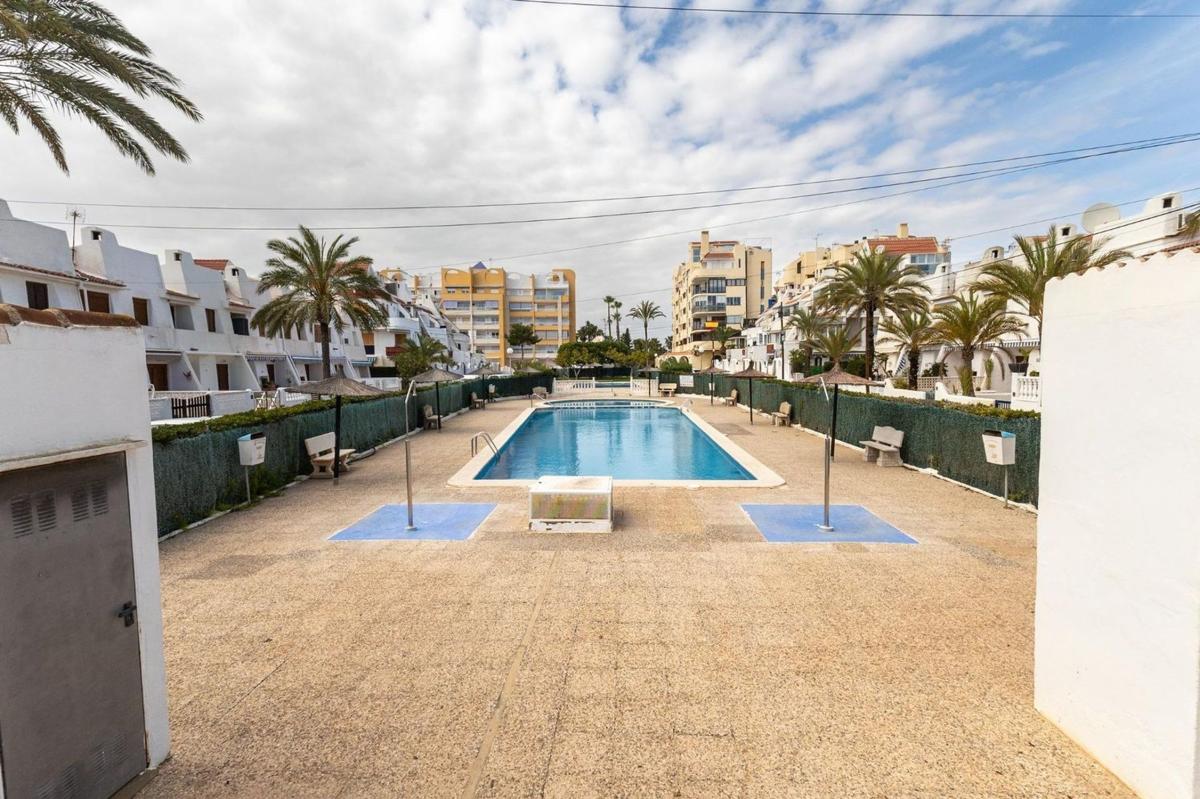 Sprzedaż mieszkania w Piso en La Veleta, Torrevieja, Torrevieja
photo 1