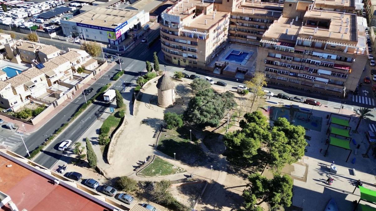 Sprzedaż mieszkania w Piso en Ronda D. Ricardo Lafuente Aguado, 16, El Molino, Torrevieja, Torrevieja
photo 1