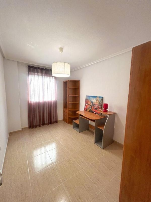 Venta de piso en Piso en Centro - Muelle Pesquero, Torrevieja, Torrevieja
photo 5