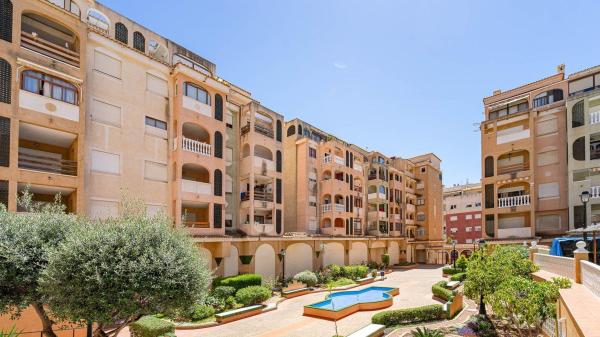 Sprzedaż mieszkania w Piso en Calle de Orihuela, Parque de las Naciones, Torrevieja, Torrevieja
photo 1