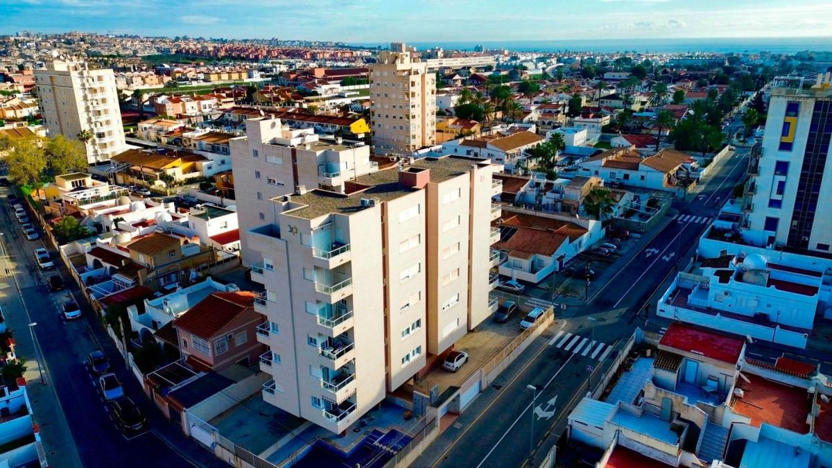 Sale of apartment in Piso en Calle Ramon Freixa, Nueva Torrevieja, Torrevieja, Torrevieja
photo 2