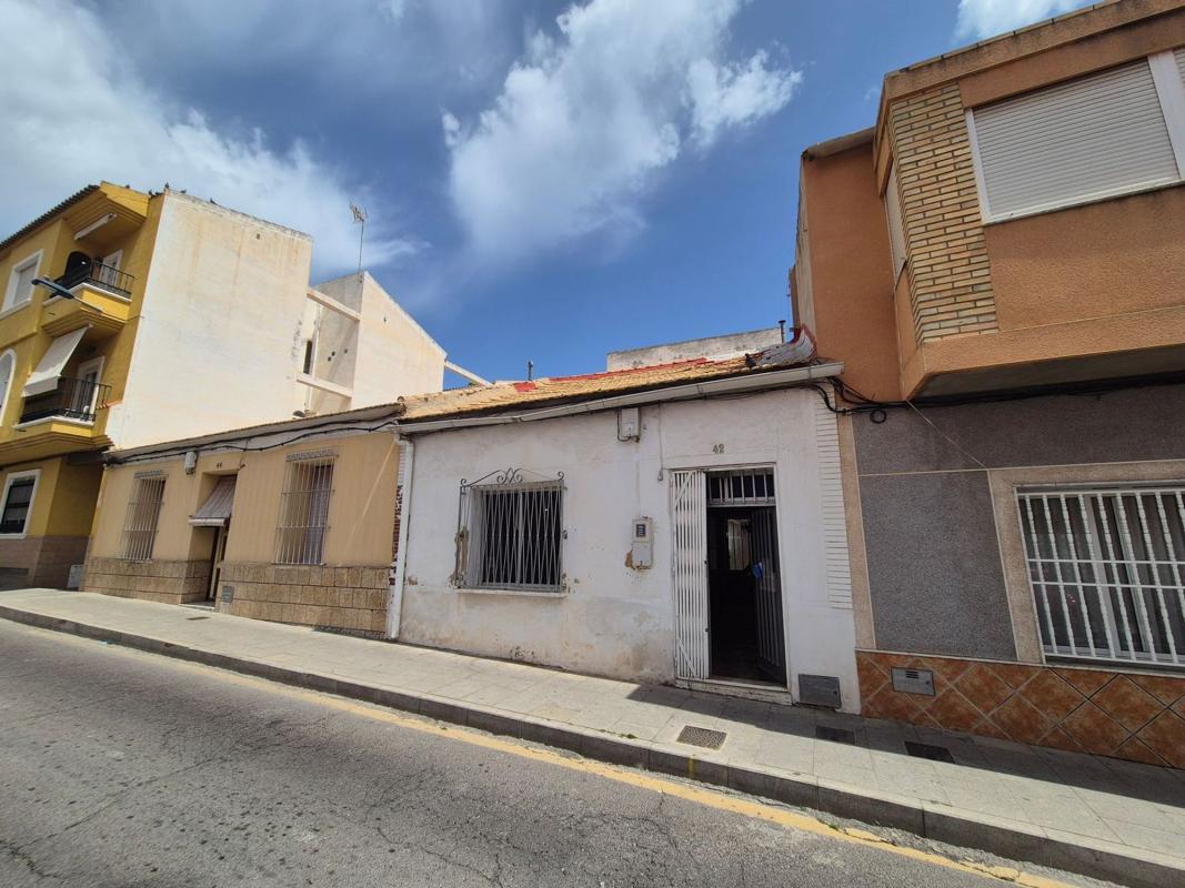 Propiedades en venta y alquiler en España photo 1