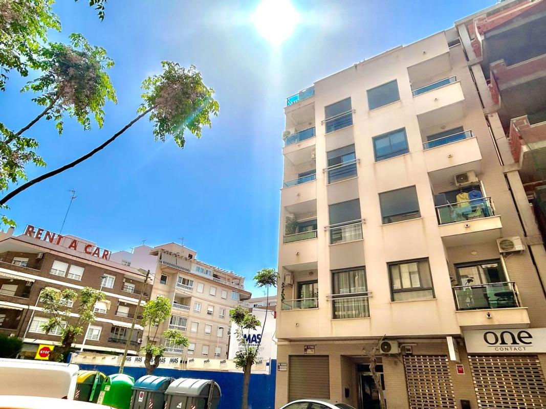 Venta de piso en Piso en Calle San Luis, Parque de las Naciones, Torrevieja, Torrevieja
photo 1