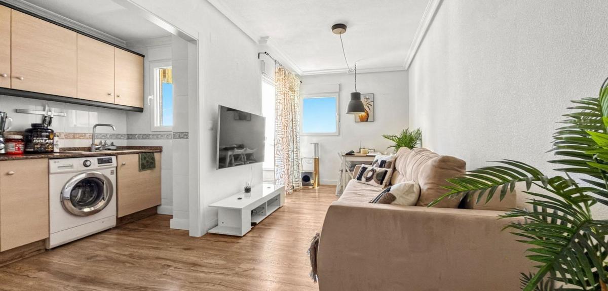 Продажа квартиры на Piso en Calle Bella Antonia, Nueva Torrevieja, Torrevieja, Торревьеха
photo 1