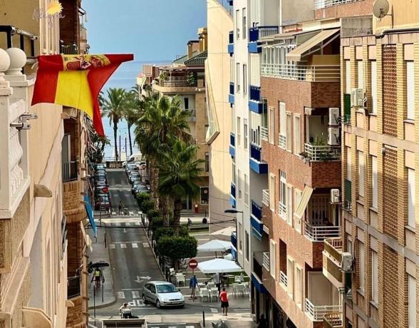 Venta de piso en Piso en Calle Caballero de Rodas, Las Piscinas Naturales, Torrevieja, Torrevieja
 photo 3