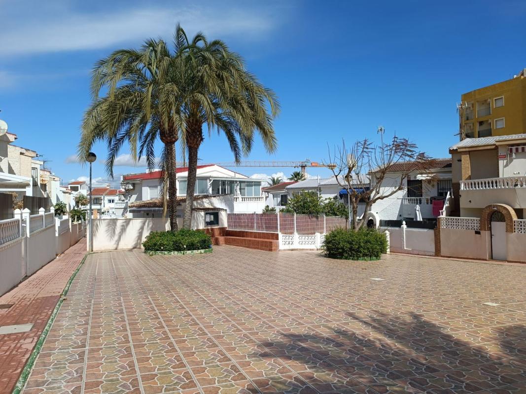 Продажа квартиры на Piso en Calle Huesca, Cabo Cervera, Torrevieja, Торревьеха
photo 2