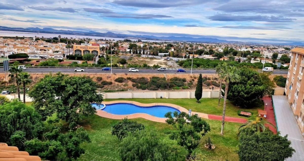 Venta de piso en Piso en Calle Villa Madrid, 39, Parque de las Naciones, Torrevieja, Torrevieja
photo 4