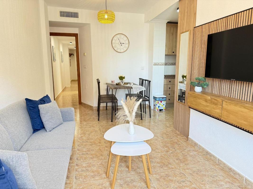 Venta de piso en Piso en Los Europeos, Torrevieja, Torrevieja
photo 3