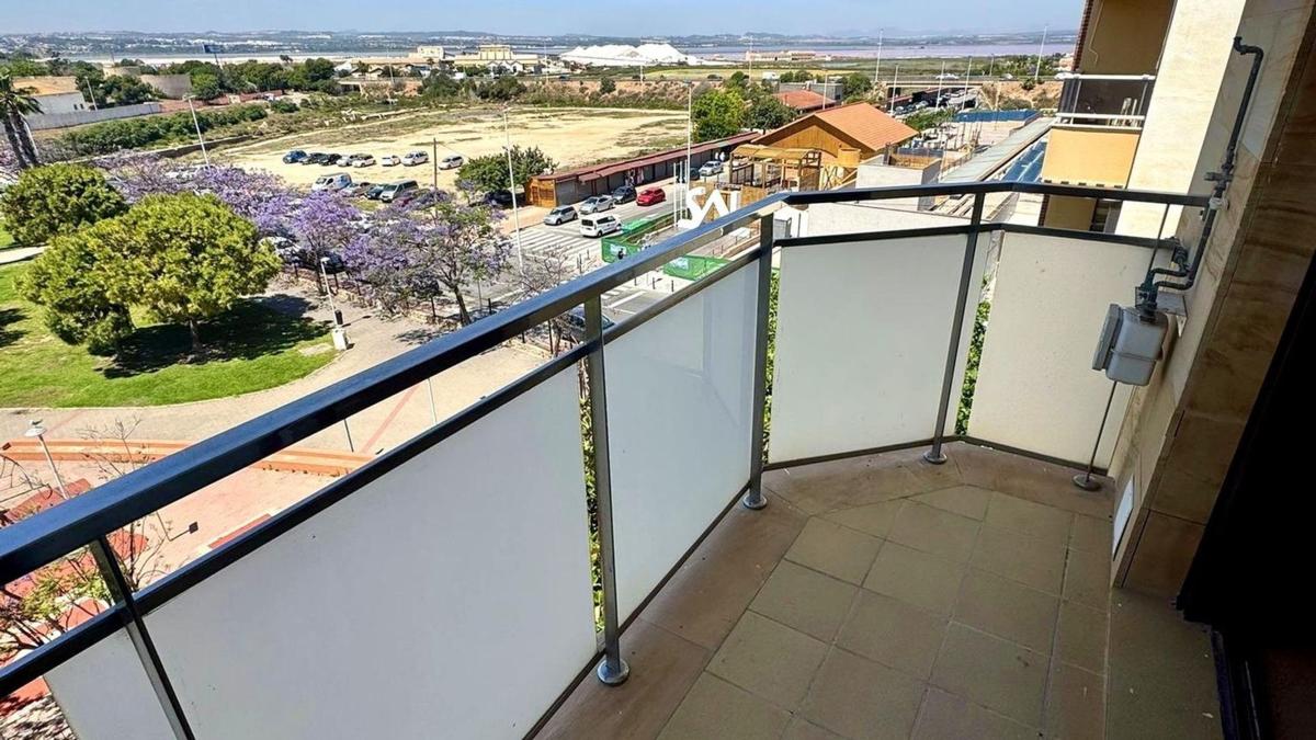 Sprzedaż mieszkania w Piso en Puerto Deportivo, Torrevieja, Torrevieja
photo 2