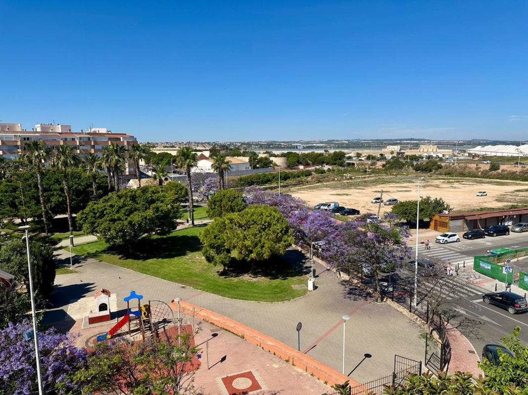Sprzedaż mieszkania w Piso en Puerto Deportivo, Torrevieja, Torrevieja
photo 3