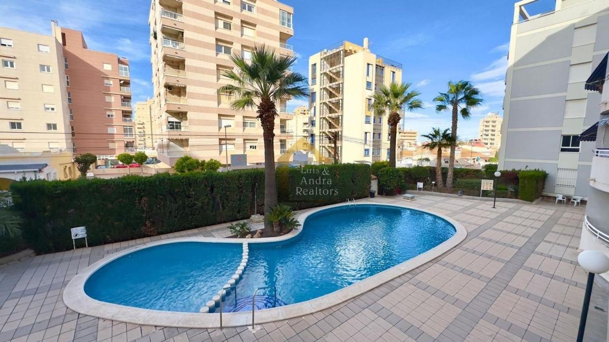 Sale of apartment in Piso en Nueva Torrevieja, Torrevieja, Torrevieja
photo 1