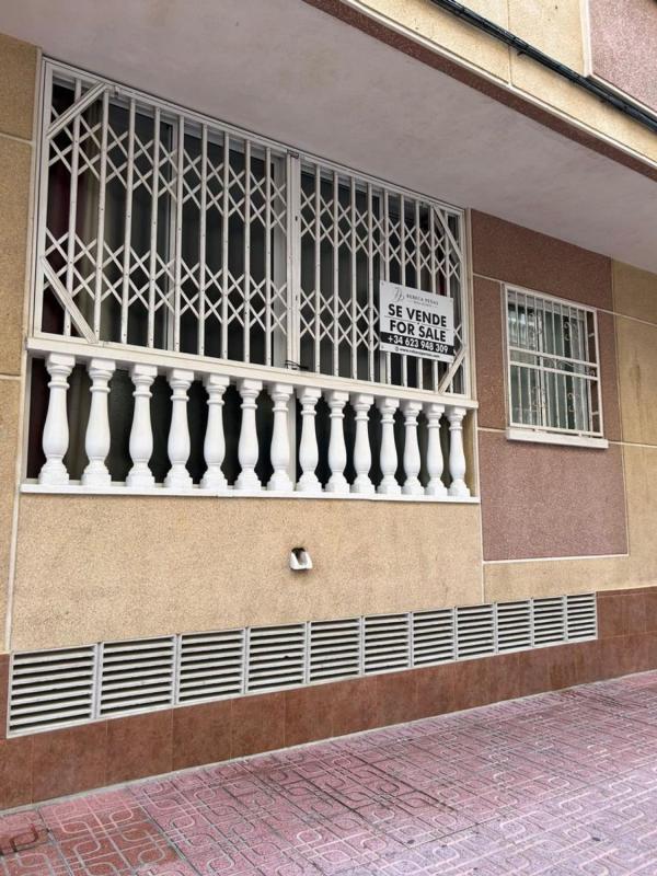 Sprzedaż mieszkania w Piso en Calle San Julián, 45 -41, Parque de las Naciones, Torrevieja, Torrevieja
photo 2