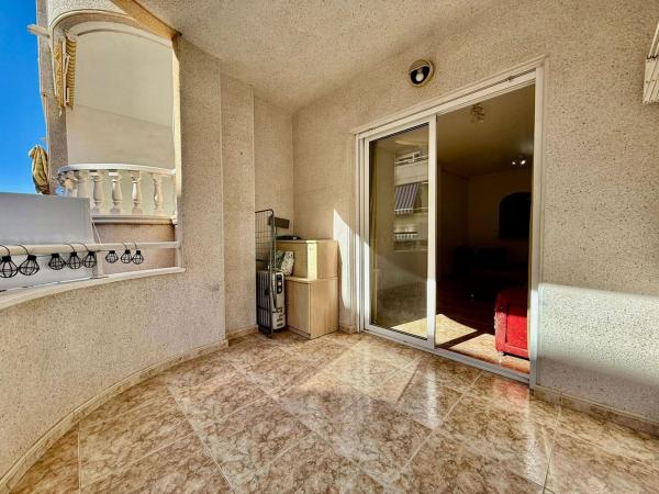 Venta de piso en Piso en Calle la Loma, 78 b, Avenida Habaneras - Curva de Palangre, Torrevieja, Torrevieja
photo 1
