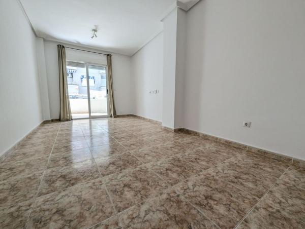 Venta de piso en Piso en Calle la Loma, 78 b, Avenida Habaneras - Curva de Palangre, Torrevieja, Torrevieja
thumbnail 2