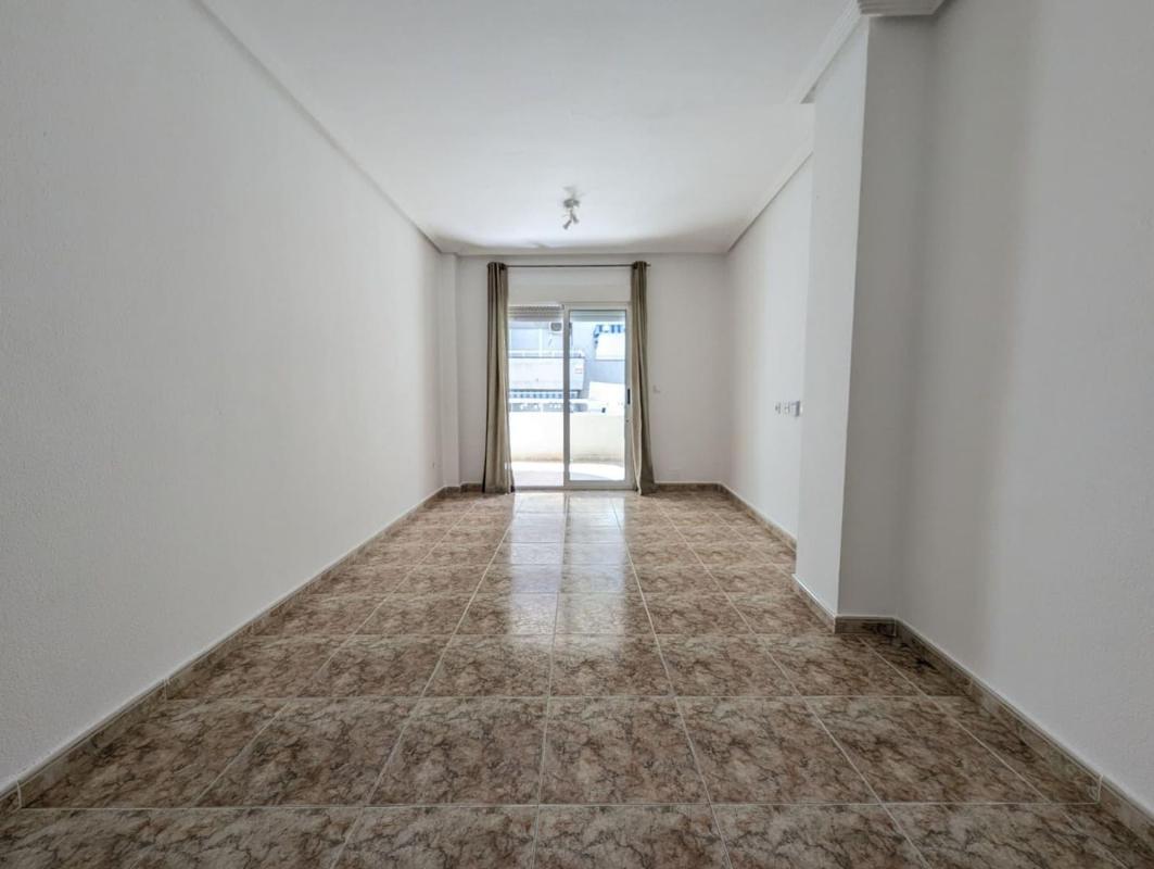 Sprzedaż mieszkania w Piso en Calle la Loma, 78 b, Avenida Habaneras - Curva de Palangre, Torrevieja, Torrevieja
photo 3