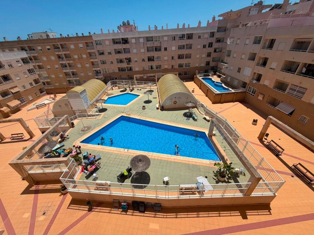 Sprzedaż mieszkania w Piso en Calle d Manuel Martinez Guirao, El Molino, Torrevieja, Torrevieja
photo 1