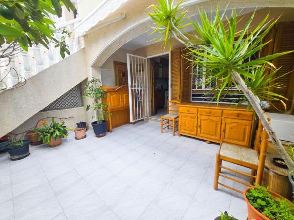 Independent chalet for sale in Casa o chalet en Calle París, Nueva Torrevieja, Torrevieja, Torrevieja
 photo 1