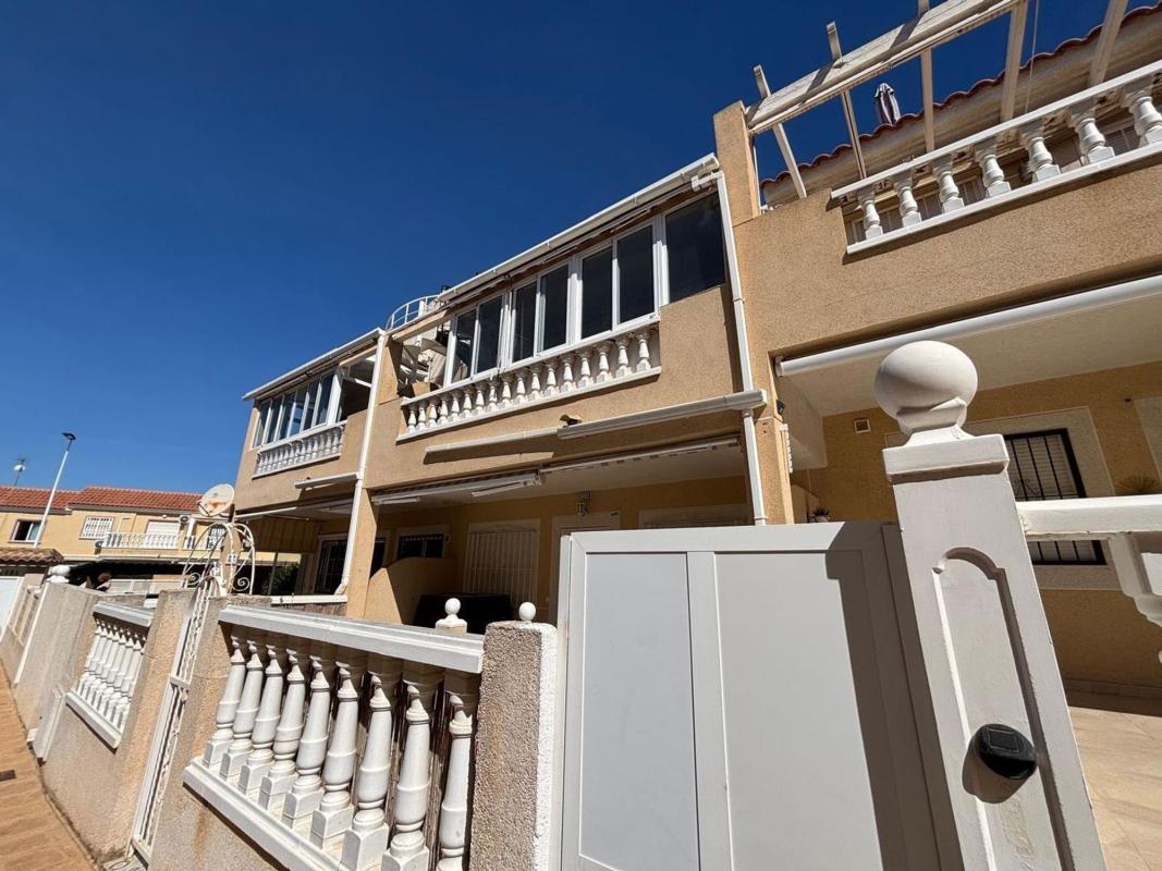 Продажа квартиры на Piso en Avenida de la Mancha, Aguas Nuevas, Torrevieja, Торревьеха
 photo 3