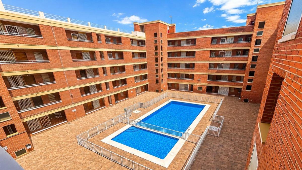 Sprzedaż mieszkania w Piso en Calle Almoradí, Playa de los Náufragos, Torrevieja, Torrevieja
photo 1