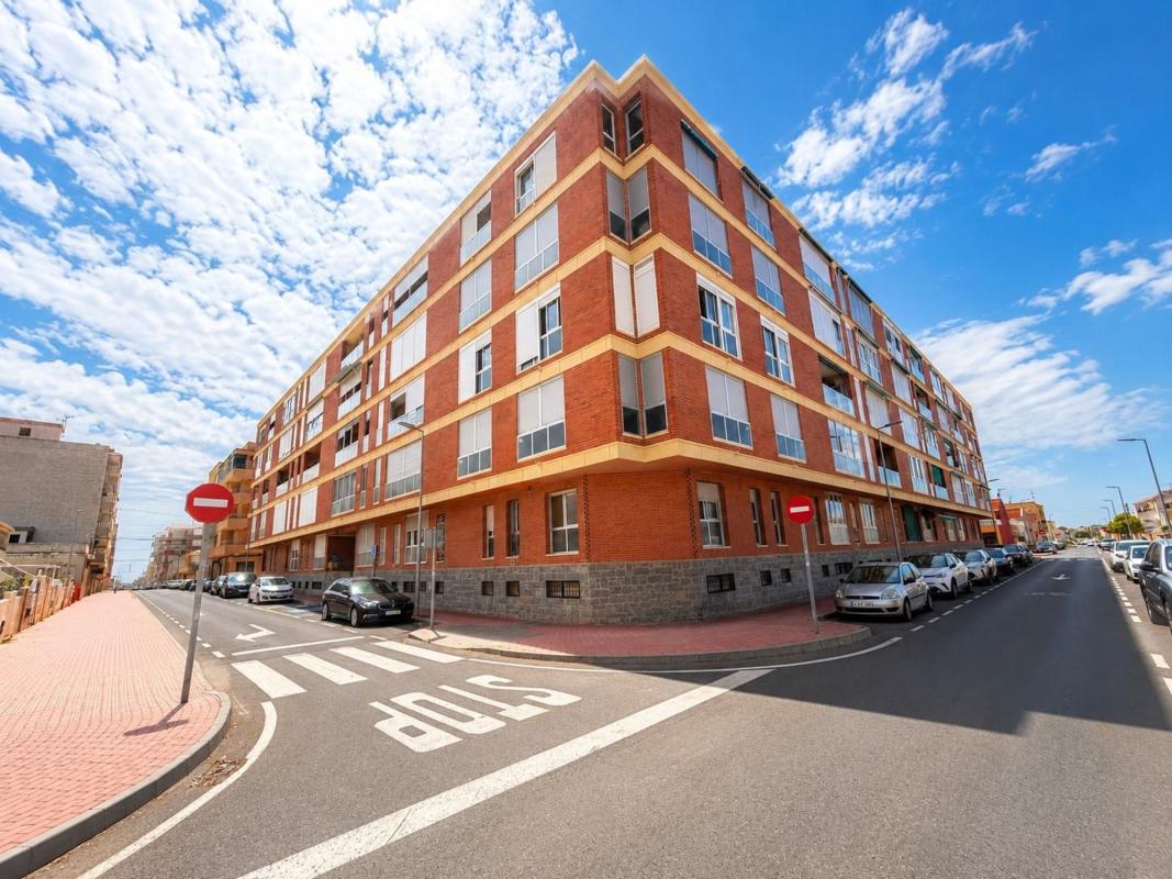Sprzedaż mieszkania w Piso en Calle Almoradí, Playa de los Náufragos, Torrevieja, Torrevieja
photo 2
