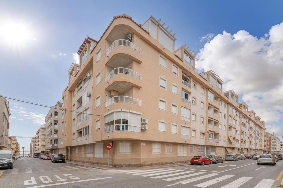 Sprzedaż mieszkania w Piso en Calle Urbano Arregui, El Acequión, Torrevieja, Torrevieja
photo 1