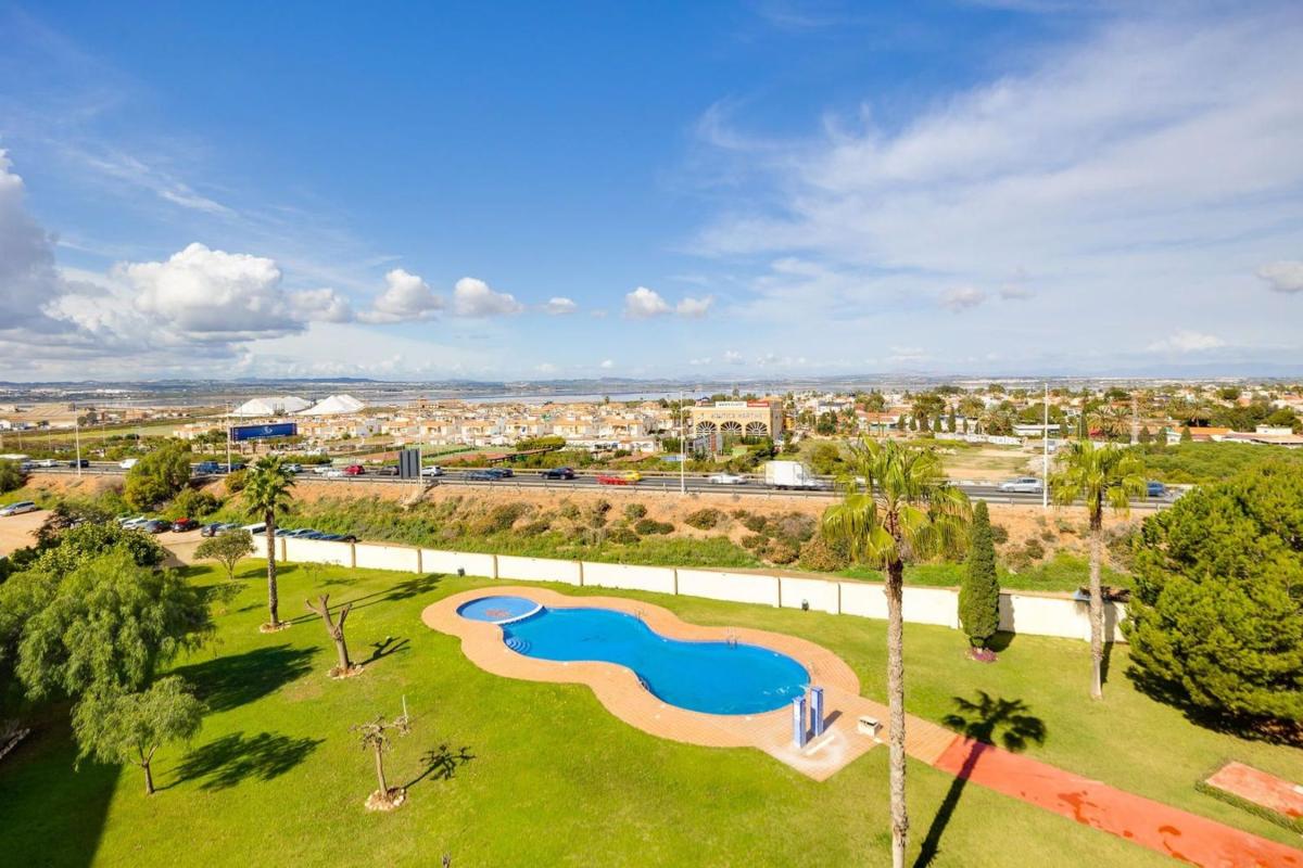 Sprzedaż mieszkania w Piso en Parque de las Naciones, Torrevieja, Torrevieja
photo 1