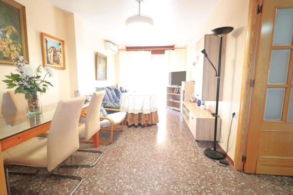 Sprzedaż mieszkania w Piso en Calle Beniel, 9, El Acequión, Torrevieja, Torrevieja
thumbnail 2