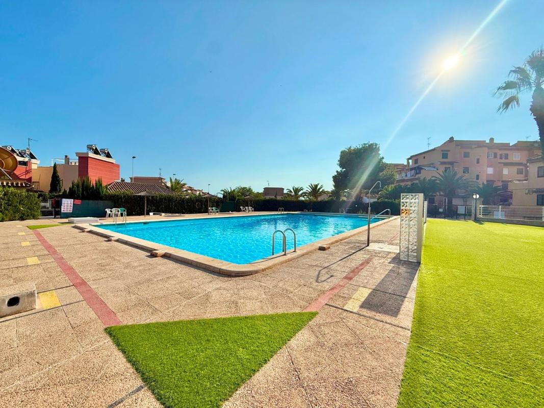 Продажа квартиры на Piso en Calle Argonautas, Aguas Nuevas, Torrevieja, Торревьеха
photo 1