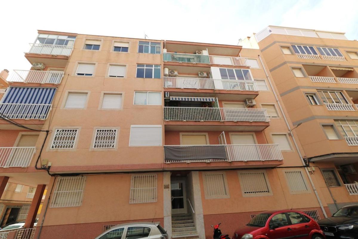 Sprzedaż mieszkania w Piso en Calle Beniel, El Acequión, Torrevieja, Torrevieja
 photo 2