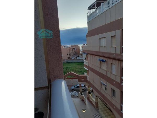 Venta de piso en Piso en Calle Tiburón, Gaspar Perrelló, Torrevieja, Torrevieja
photo 1