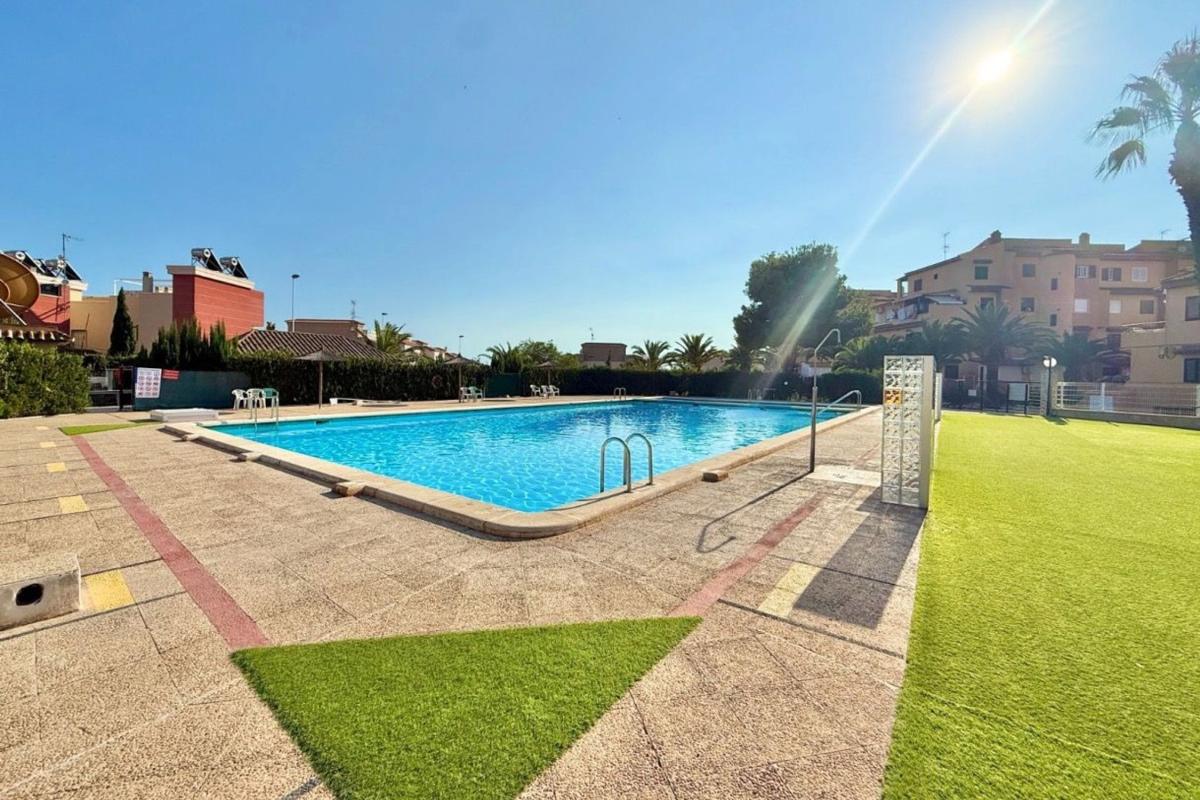 Sale of apartment in Piso en Torreblanca, Torrevieja, Torrevieja
photo 1