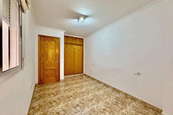 Sprzedaż mieszkania w Piso en Calle Zoa, 56, Antonio Machado, Torrevieja, Torrevieja
 photo 3