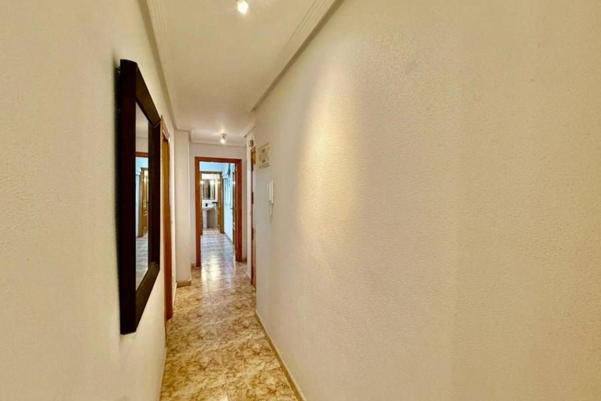 Venta de piso en Piso en Calle Zoa, 56, Antonio Machado, Torrevieja, Torrevieja
photo 4